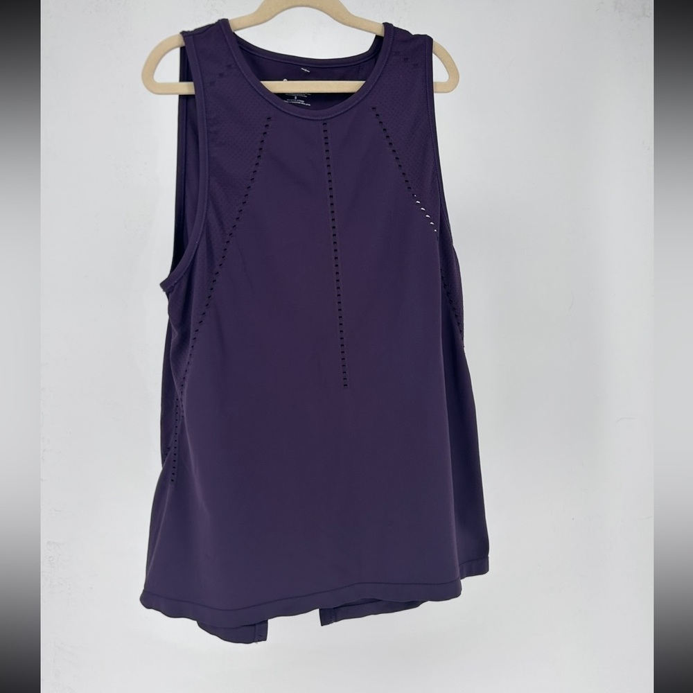 ATHLETA Ultimate Train Open Back Tank Perforated Mesh Purple Plum Size Small